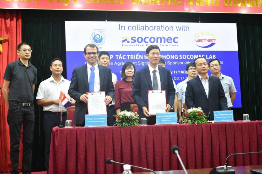 Viet Net ký hợp tác triển khai phòng SOCOMEC LAB cho trường ĐH tại Hà Nội