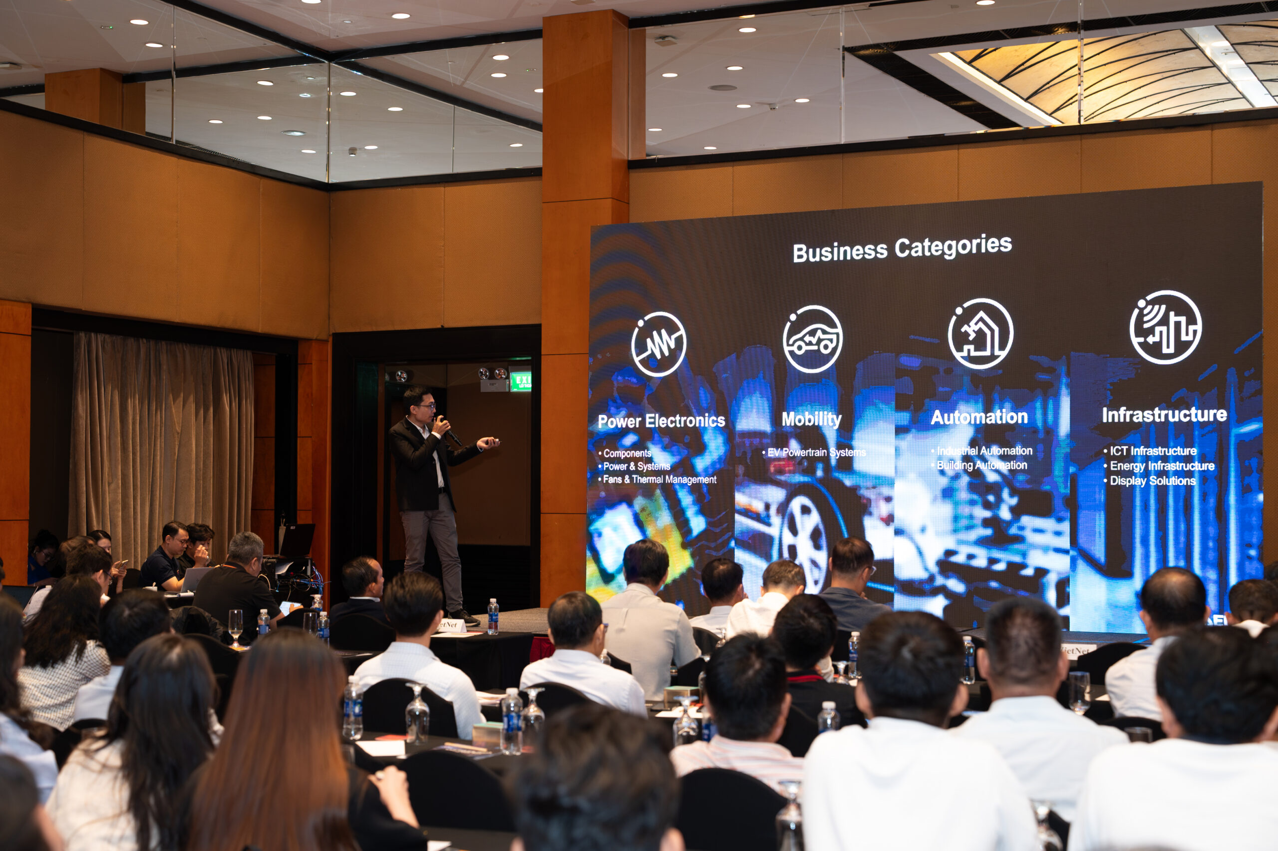 SMART FACTORY & DIGITAL INFRA 2026: Kết nối giải pháp, kiến tạo Nhà máy Thông minh MIN 7500 edit scaled